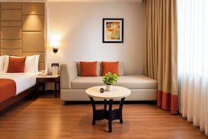 Ảnh chưa phân loại, 5 trong số 16 ảnh, nút