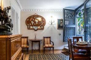 Dining - Regal House Roma Capucci (Rome)