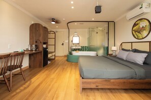 Quarto casal urbano, vista para a cidade