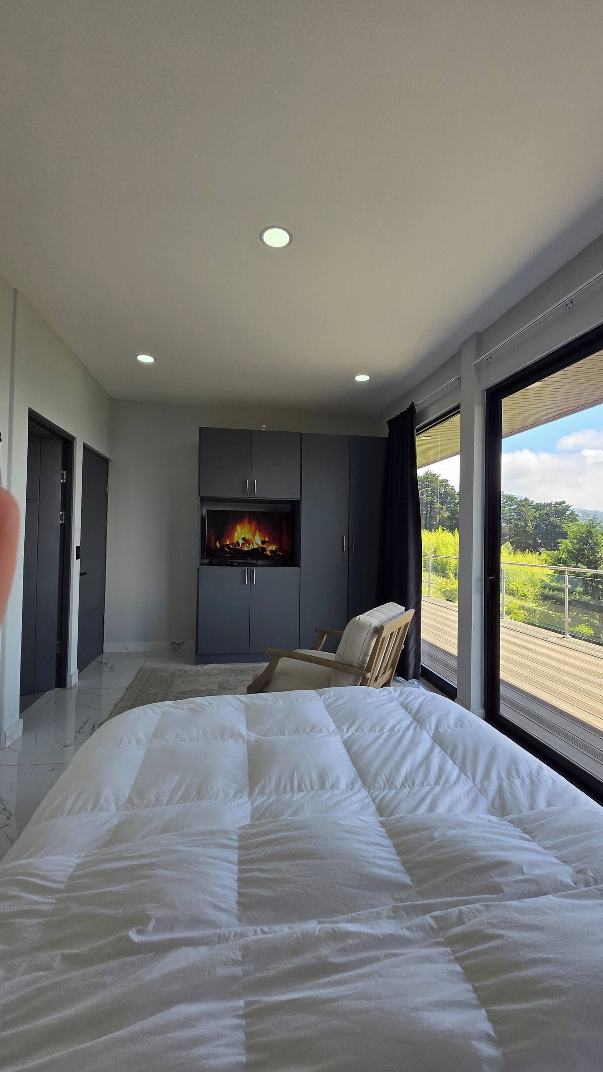 6 bedrooms