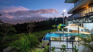 Pool - Luxury Retreat With Private Pool in Concepción, San Rafael (Concepción)