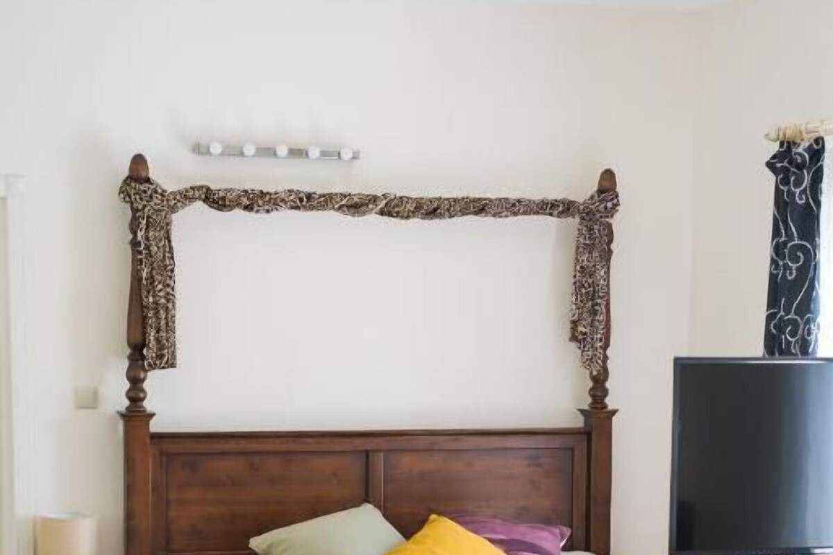 Phòng Suite dành cho gia đình, ban công, quang cảnh sân vườn | Phòng cách âm, bàn ủi/dụng cụ ủi quần áo 