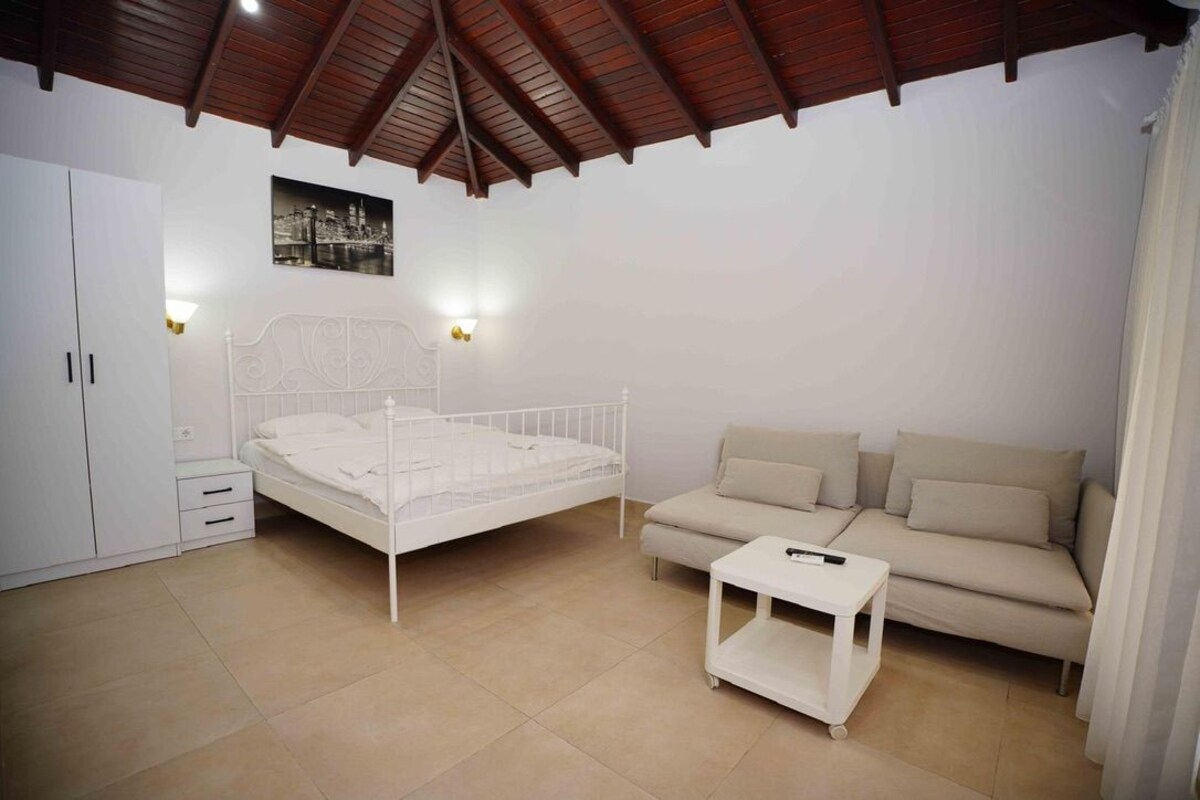 Bungalow Tiêu chuẩn, ban công | Phòng cách âm, bàn ủi/dụng cụ ủi quần áo 