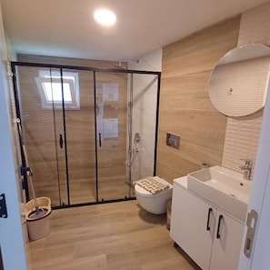 Bungalow Superior, ban công, quang cảnh sân vườn | Phòng tắm