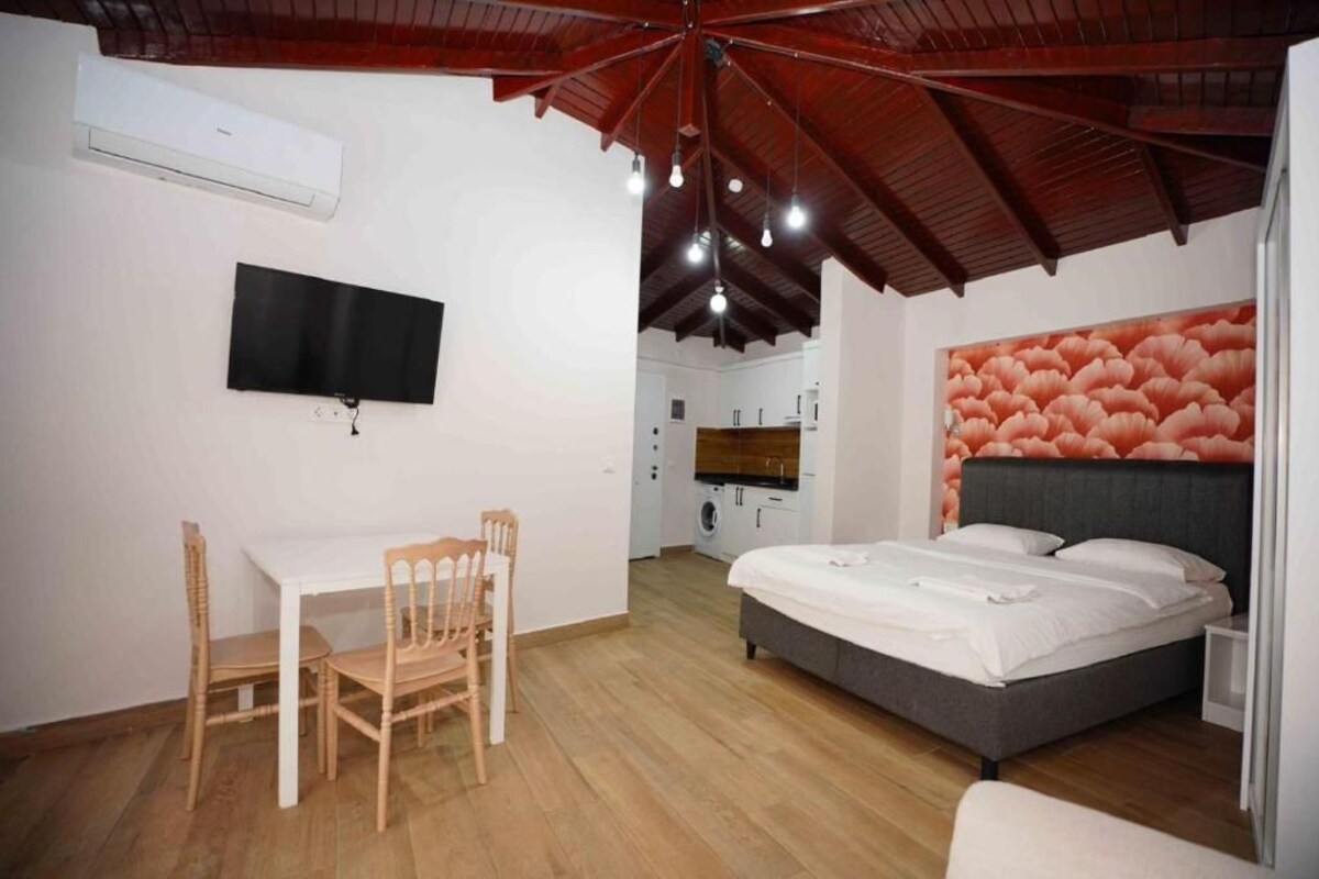 Bungalow Superior, ban công, quang cảnh sân vườn | Phòng cách âm, bàn ủi/dụng cụ ủi quần áo 