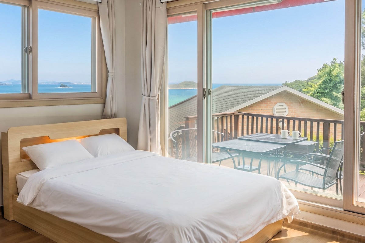 Basic Room, 1 Bedroom (Starlight Window)