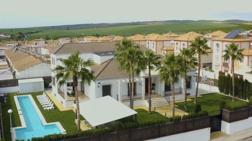 Villa Burguillos. Ideal villa for groups