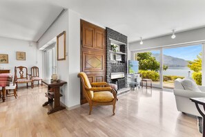 Living area - Villa on Lake Como, Relax [Parking and WiFi] (Gera Lario)