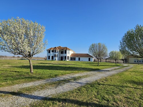 Serenity farmhouse
