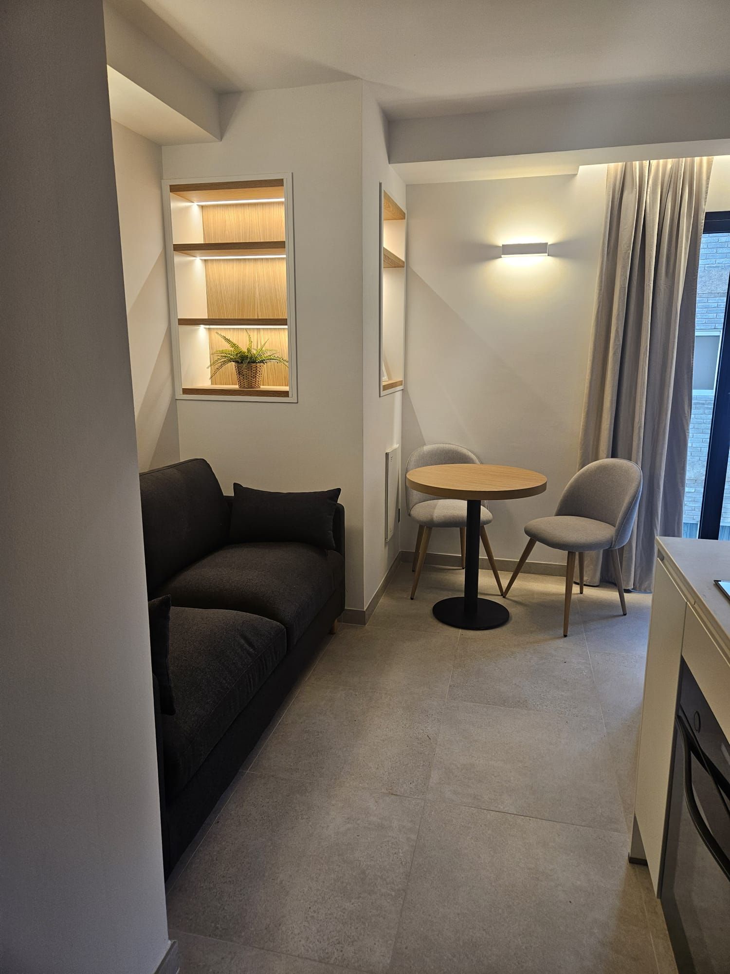 Studio, balkon | Woonruimte