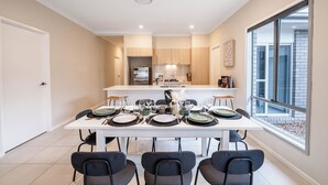 Dining - The Laurel Ease – 4BR Home between GC and BNE (Loganlea)