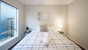 Room - The Laurel Ease – 4BR Home between GC and BNE (Loganlea)