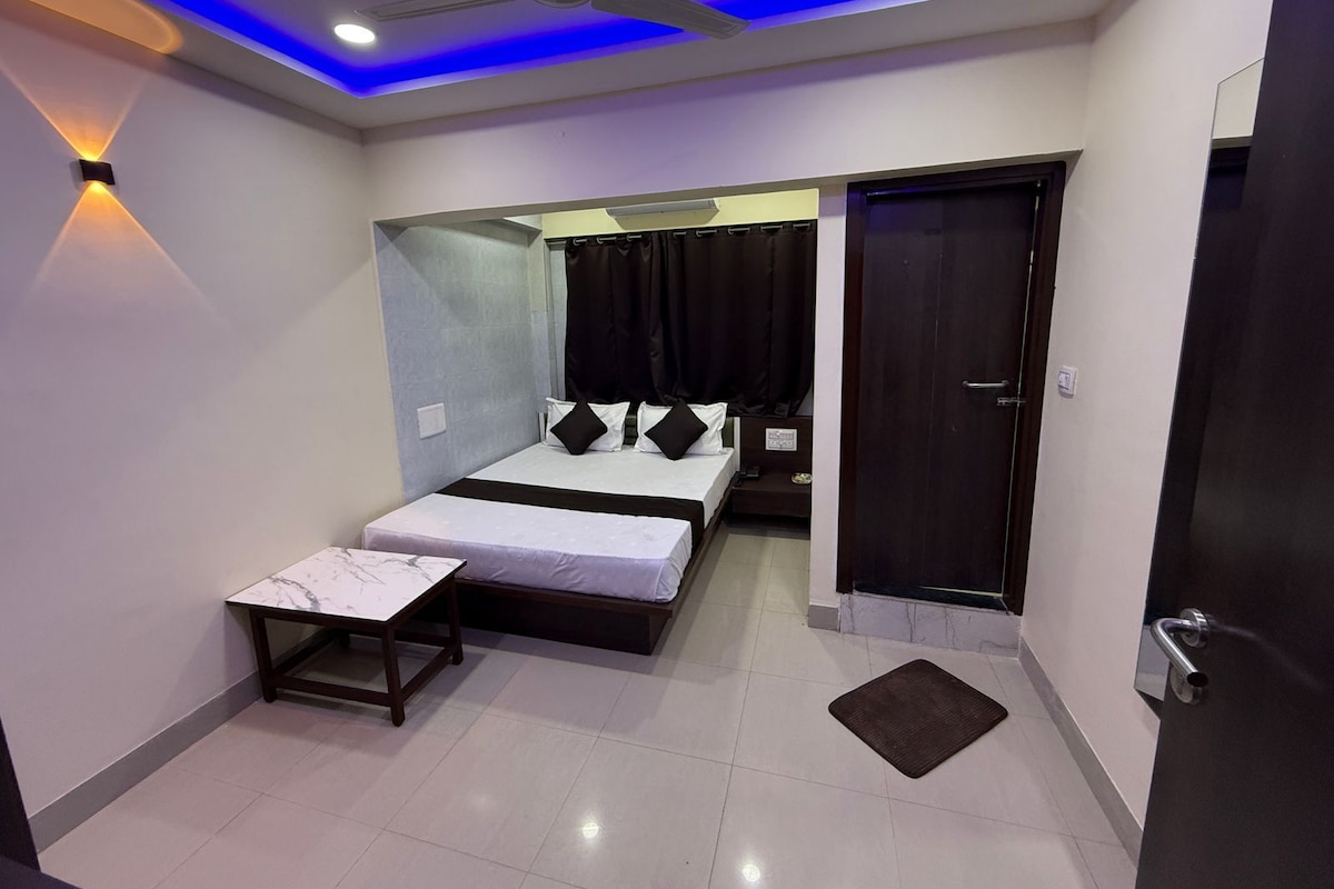 ห้องดีลักซ์ดับเบิล, วิวเมือง | ตู้นิรภัยในห้องพัก, โต๊ะทำงาน, พื้นที่ทำงานแบบใช้แล็ปท็อป, Wi-Fi ฟรี