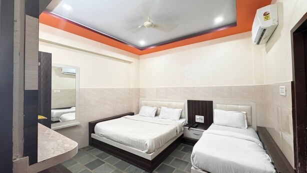Deluxe Triple Room - Hotel Rawat Near Janana Hospital (Ajmer)