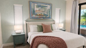 Room - The Golden Gator Waterfront Home, Heated Pool & Lanai (Rotonda West)