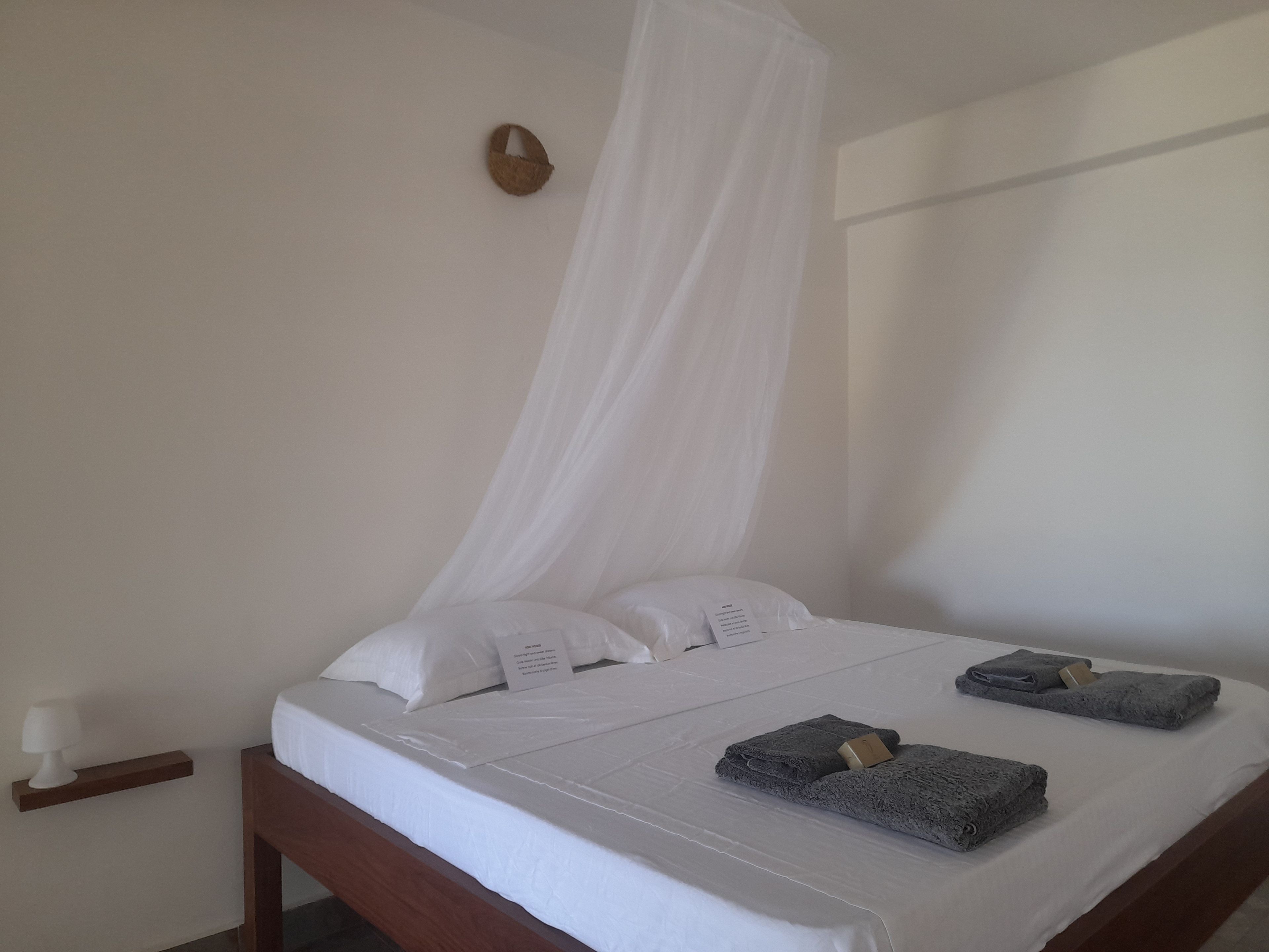 Ferros/tábuas de passar roupa, Wi-Fi, roupa de cama