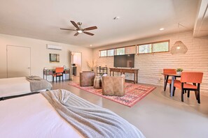 Interior - Sedona Serenity: Group-friendly Compound w/ Views! (Sedona)
