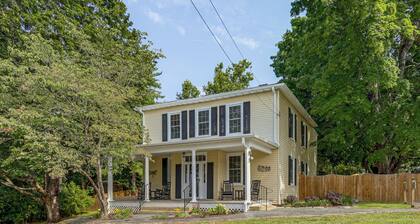 Beautiful 1880-built Home: Sauna, Fire Pit & Yard