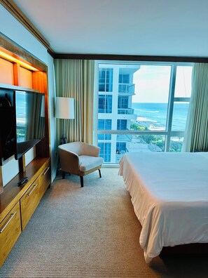 Room - Resort-Style 2BR Beachfront Condo + Beach Access (Miami Beach)