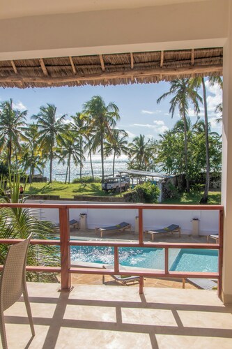 Pingwe Beach Apartments