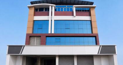 Deluxe Hotel Ashoka Grand