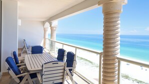 Outdoor dining - Updated Luxury Gulf-Front 3BR | Beach Club 1404, Pools, Spa & Beach Chairs (Pensacola Beach)