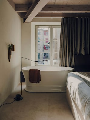 LA GRANDE CHAMBRE | Bilik Mandi