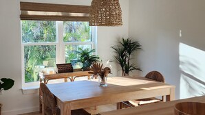Dining - 2-Bedroom Nature Lovers Escape (Sanibel)