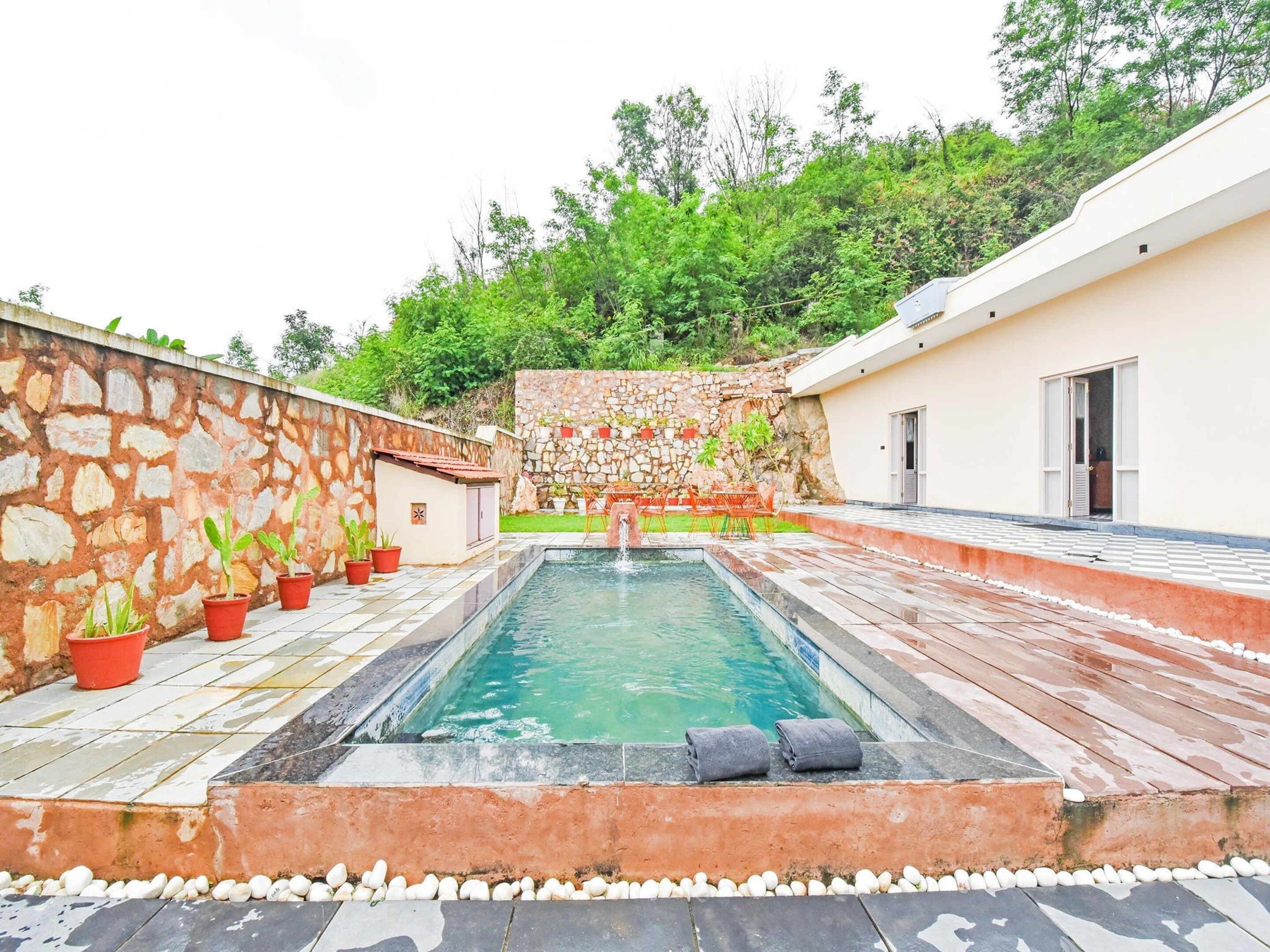 House | Pool