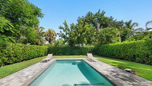 Pool - 2BR Queen Suites • Heated Pool & BBQ • Minutes to the Beach (Naples)