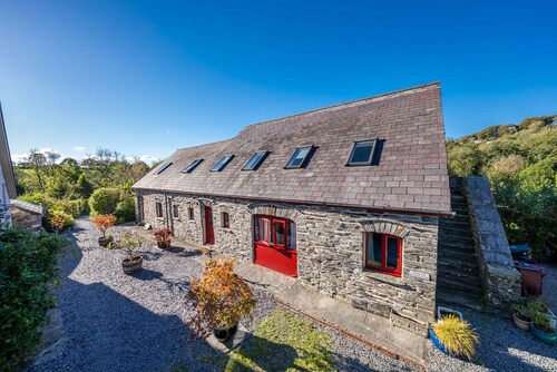 Pet Friendly Farm Stay with Hot Tub Pembrokeshire | Clematis-Y-Ffynnon