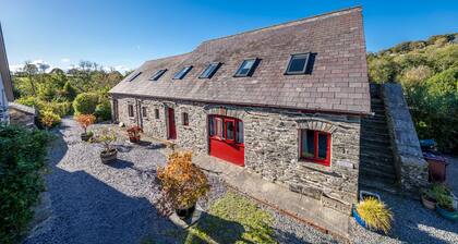 Pet Friendly Farm Stay with Hot Tub Pembrokeshire | Clematis-Y-Ffynnon