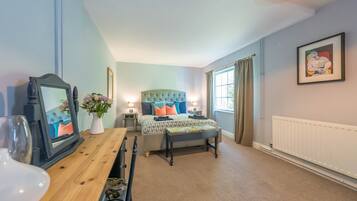 1 bedroom, travel crib, WiFi, bed sheets
