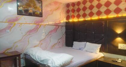 Deluxe Hotel City