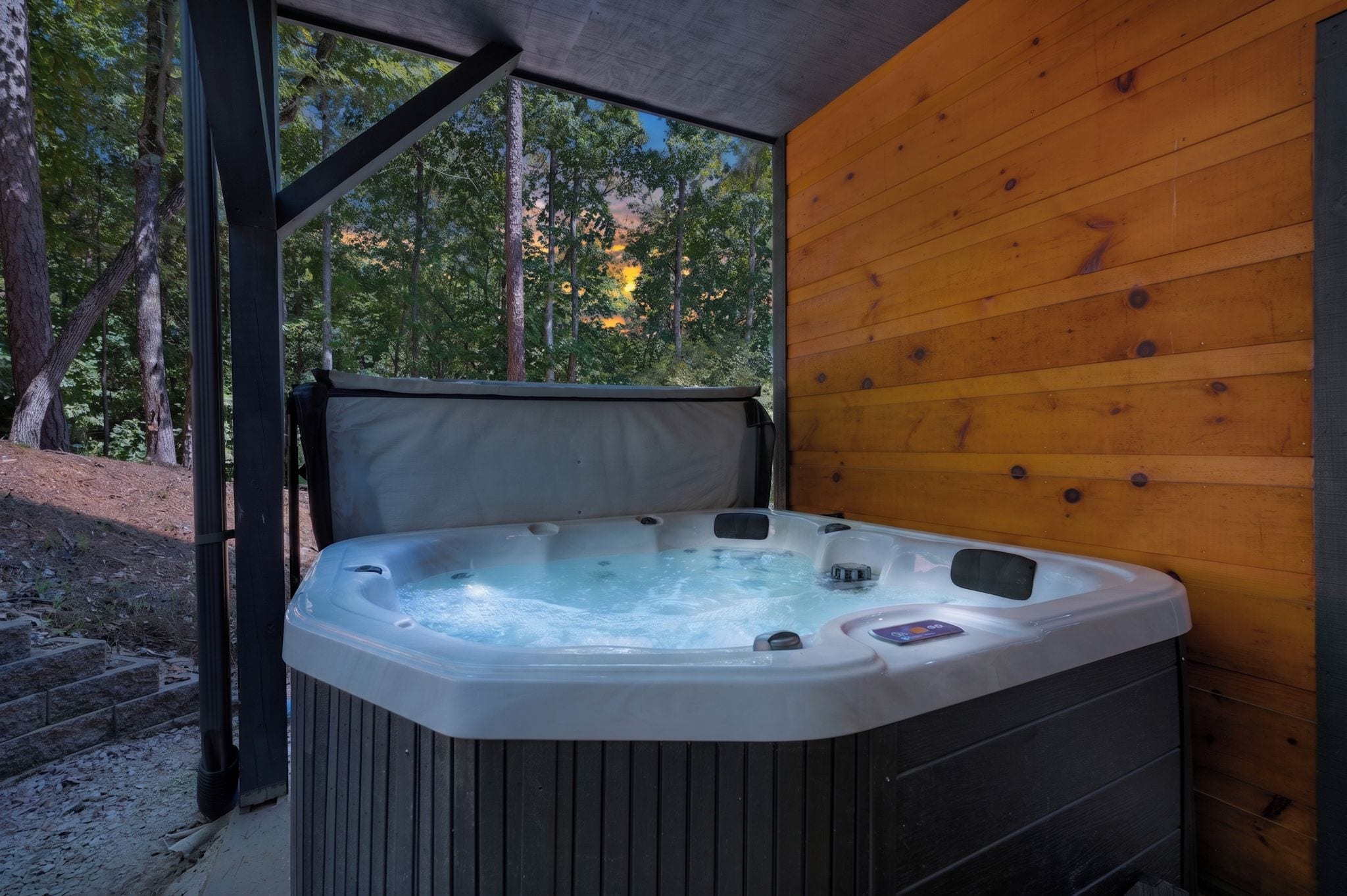 Outdoor spa tub