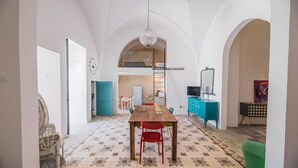 Dining - Holiday Home 'Casa Delle Rondini' with Private Pool, Wi-Fi and Air Conditioning (Presicce-Acquarica)