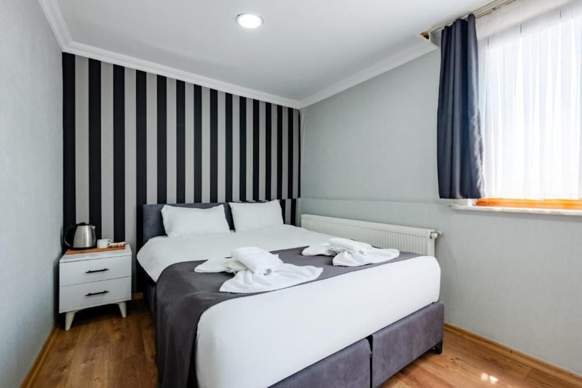 Double Room, City View | Seterika/papan seterika, Wi-fi percuma