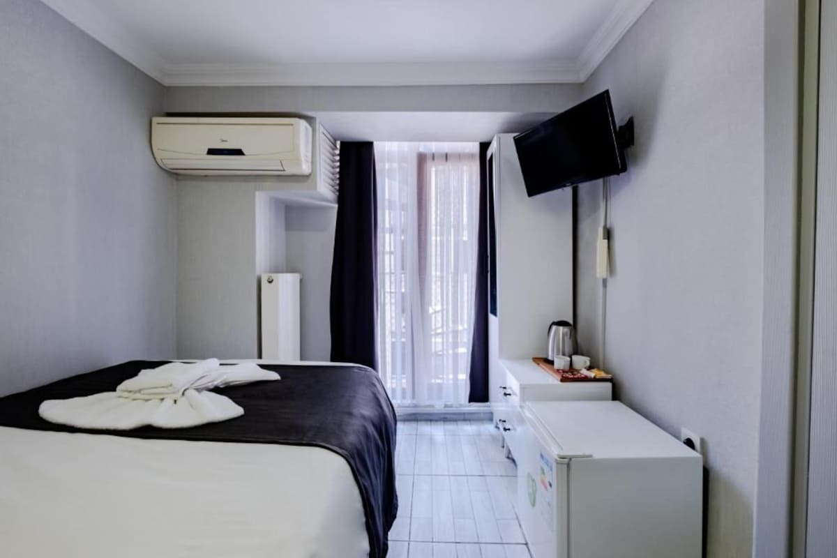 Single Room, City View | Seterika/papan seterika, Wi-fi percuma