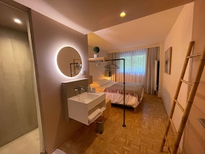 Room - Vrbo Property (Royan)