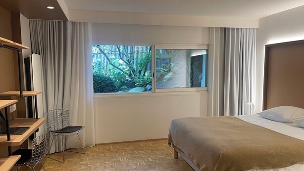 Room - Vrbo Property (Royan)