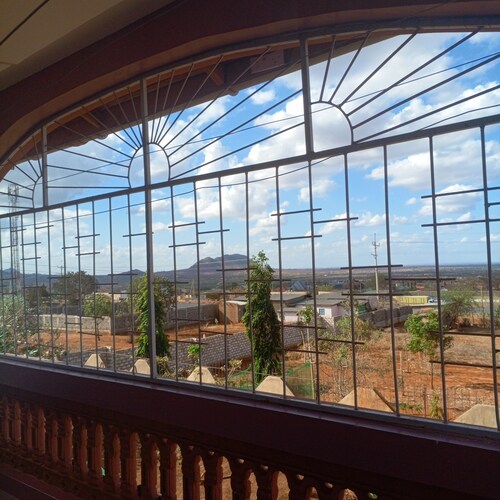 Adorable 4-bedroom bungalow in terrific Taita Taveta location