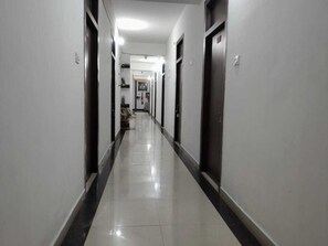 Imej tidak diklasifikasikan, 2 daripada 18, butang
