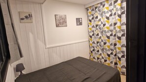 Room - Vrbo Property (Chambéry)