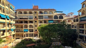Pool - Cosy Studio Apartment La Mata (La Mata)