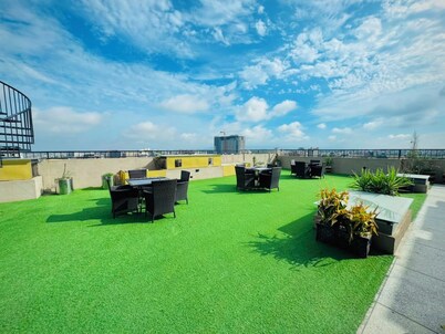 Redline Premier Hotel