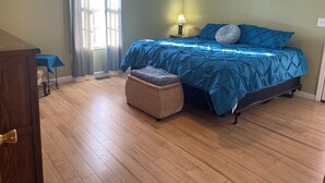 Room - Lake Living at it’s Best (Dover)