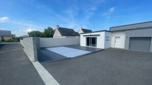Unclassified image, 3 of 29, button - Large family villa for 17 people with a heated pool and hot tub, 7 bedrooms (Quessoy)
