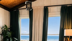 Room - Welcome to The White Pearl, a bespoke, one-of-a-kind beach view pirate escape! (Bolivar Peninsula)