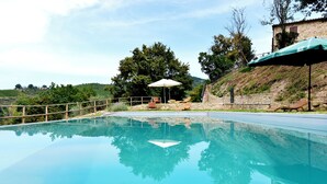 Pool - Casale Antorrita Farmhouse, premium rooms, a/c, ensuite, infinity pool (Umbria)