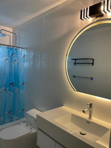 Spacious 8-King Bedroom and Bathroom house in Frigate Bay on Golf Course